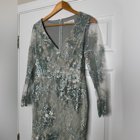 MAC DUGGAL embellished v-neck illusion long sleeve floral gown 6 NWT - Picture 5 of 8